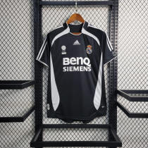 Real Madrid 2006/2007 Away Retro Jersey