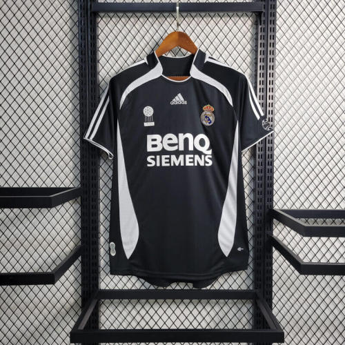 Real Madrid 2006/2007 Away Retro Jersey