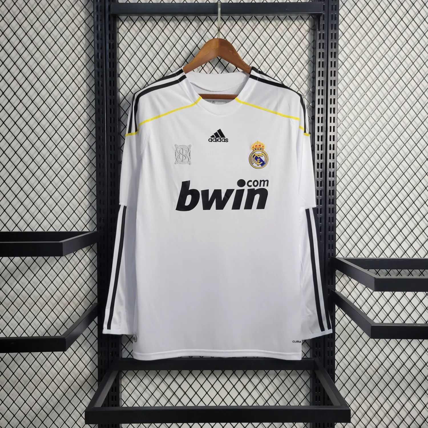 US$ 22.99 - Real Madrid 2009/2010 Home Retro L/S Jersey - m