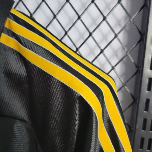 Real Madrid 1999/2001 Away Retro Jersey