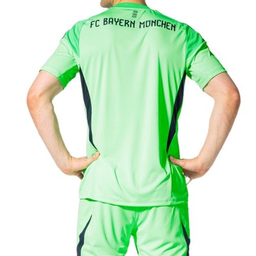 Bayern Munich 25/26 Goalkeeper Jersey and Short Kit