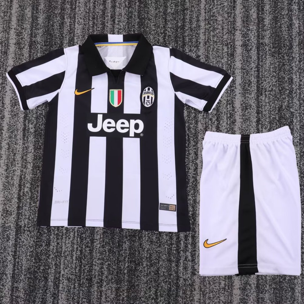Du vert pour le troisième maillot de la Juve 2014-2015 - Maillots