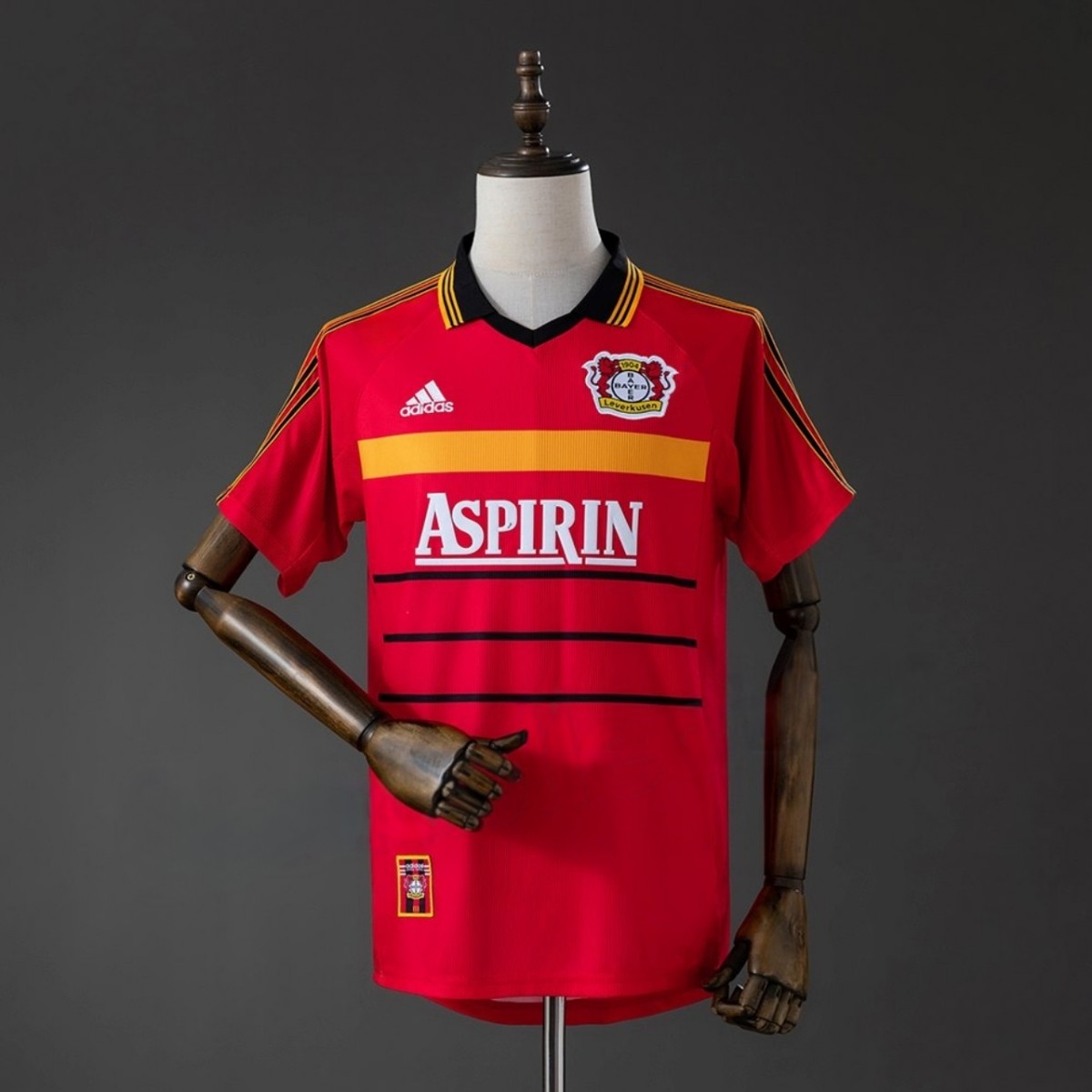 US$ 19.99 - Bayer Leverkusen 1999/2000 Home Retro Jersey - m