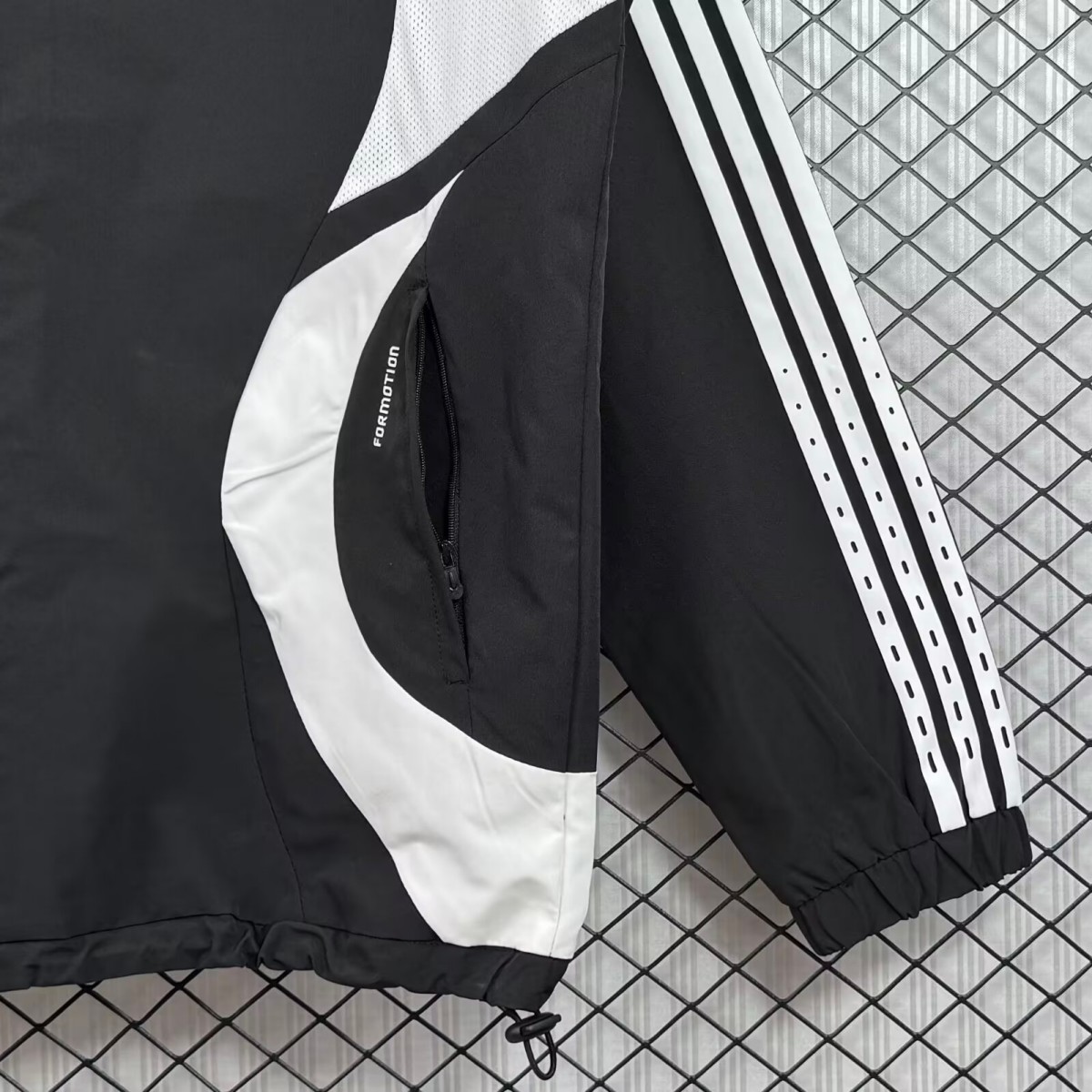 US$ 35.00 - Real Madrid 2006/2007 All Weather Track Retro Jacket