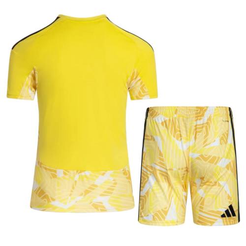 Kids Celtic 26/27 Home Goalkeeper Jersey and Short Kit
