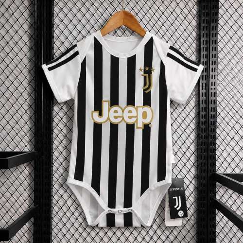 Infant Juventus 26/27 Home Kit