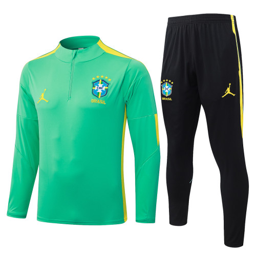 Brazil 26/27 Half-Zip Training Top and Pants Set B26083