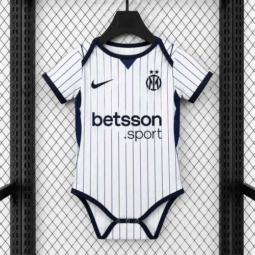 Infant Inter 26/27 Away Kit