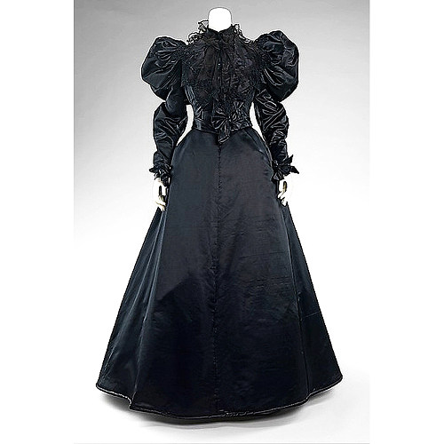 Victorian Rococo Medieval Gown Black Satin Puff Sleeve Gothic Sissy Crossdressing Dress [G899]