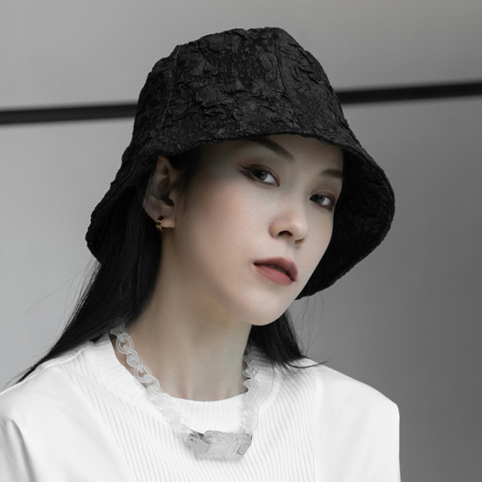 [EAM] Women White Pleated Casual Fishermen Hat New Round Dome Temperament Fashion Tide All-match Spring Autumn 2024 1DF5711