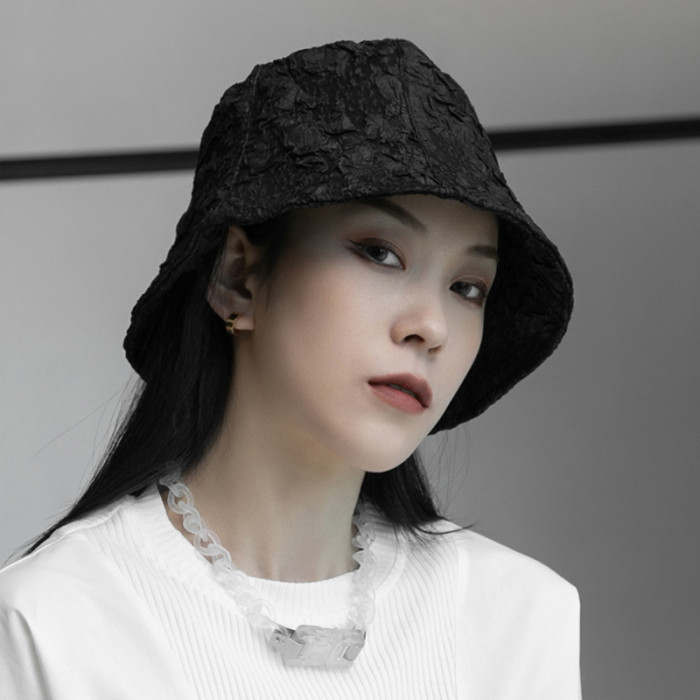 [EAM] Women White Pleated Casual Fishermen Hat New Round Dome Temperament Fashion Tide All-match Spring Autumn 2024 1DF5711