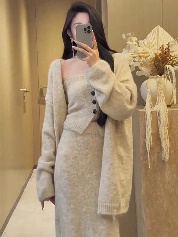 {EAM} Fashion Sweater Three Piece Women's Autumn Item Korean Version Strapless Vest Knitted Cardigan Half Skirt Set 25A9199