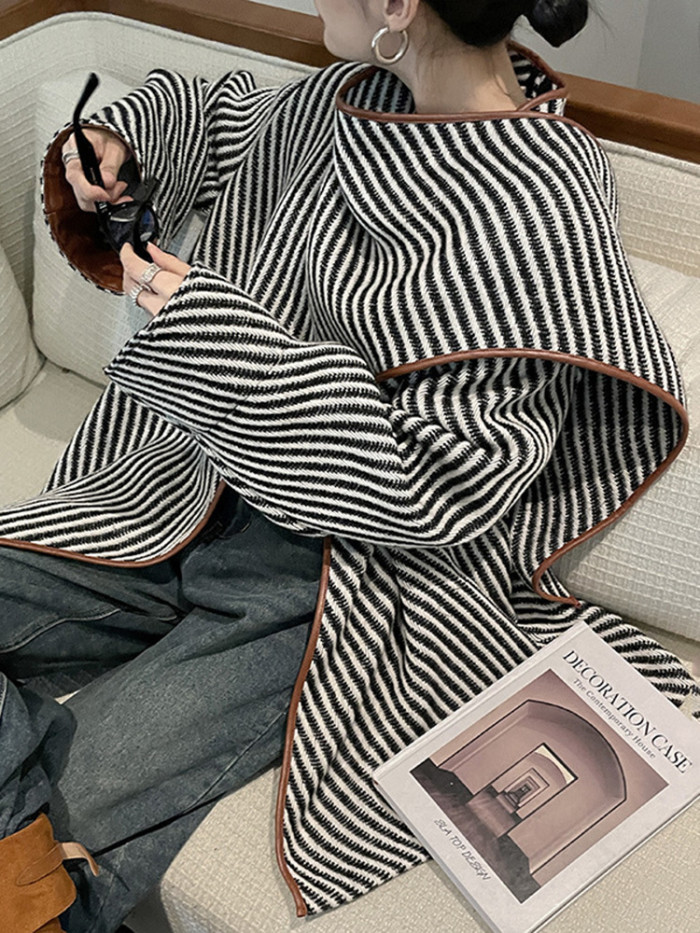 {EAM} Black White Striped Wool Shawl Jacket Women 2024 Autumn Winter Loose Fashion New Designer Woolen Coat Female Trend 25X3317