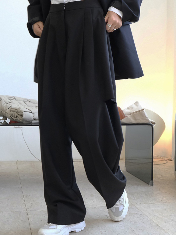 [EAM] High Waist Black Hollow Out PleatedCasual Pants New Loose Fit Trousers Women Fashion Tide Spring Autumn 2024 1DF4461