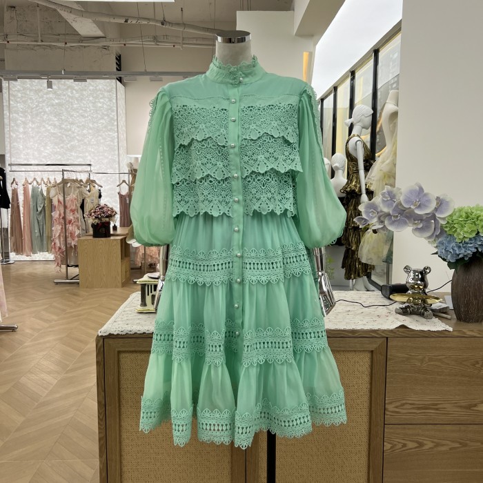 {EAM} American fashion light luxury generous hollow lace splicing pearl breasted lantern short-sleeved dress woman DLZ96