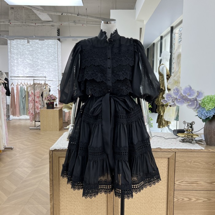 {EAM} American fashion light luxury generous hollow lace splicing pearl breasted lantern short-sleeved dress woman DLZ96