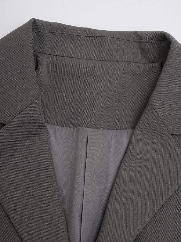 [EAM] Women Gray Button Design Big Size Long Elegant Blazer New Lapel Long Sleeve Jacket Fashion Tide Spring Autumn 2024 CPDB250