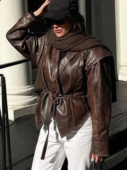 {EAM} New all-in-one vintage faux leather jacket with strap V-neck leather street trend DLZ198