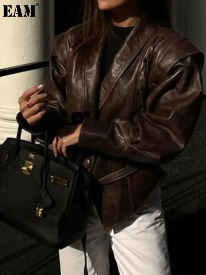 {EAM} New all-in-one vintage faux leather jacket with strap V-neck leather street trend DLZ198