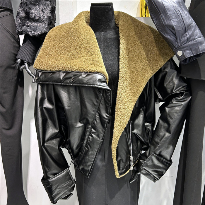 {EAM} Autumn and winter new European splicing coffee color lamb wool lapel clip cotton PU leather coat casual jacket thickened DLZ269