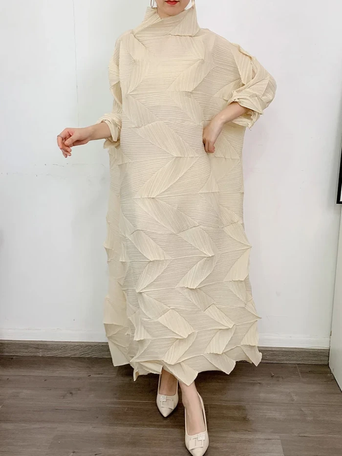 GVUW Pleated Lace-up A-line Dress For Women Solid Color Turtleneck Loose Elegant Diamonds Dresses Female DLZ124106