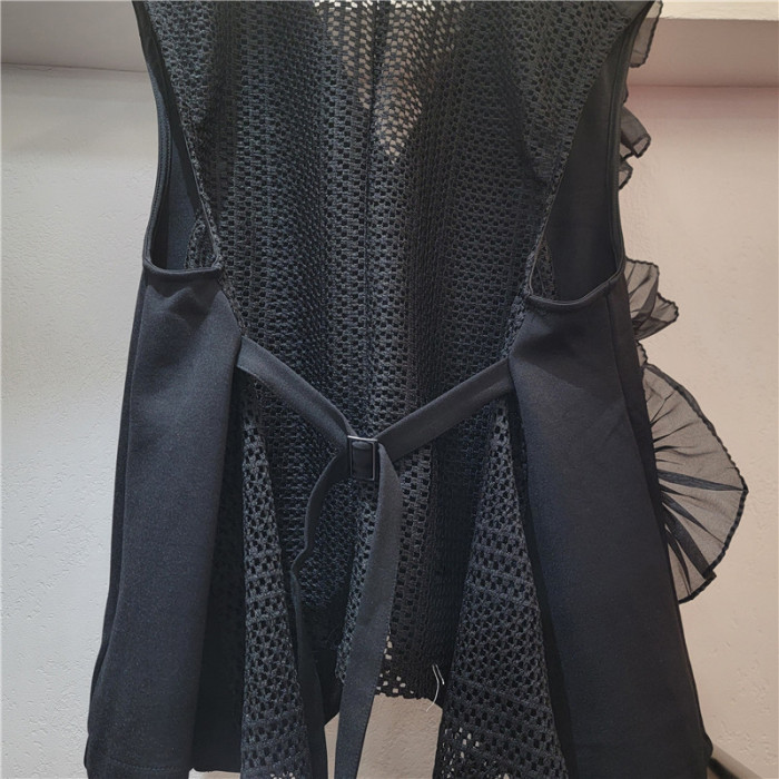 Fashionable and unique design, slimming and concealing fat, black vest-style shirt  DLZ6501
