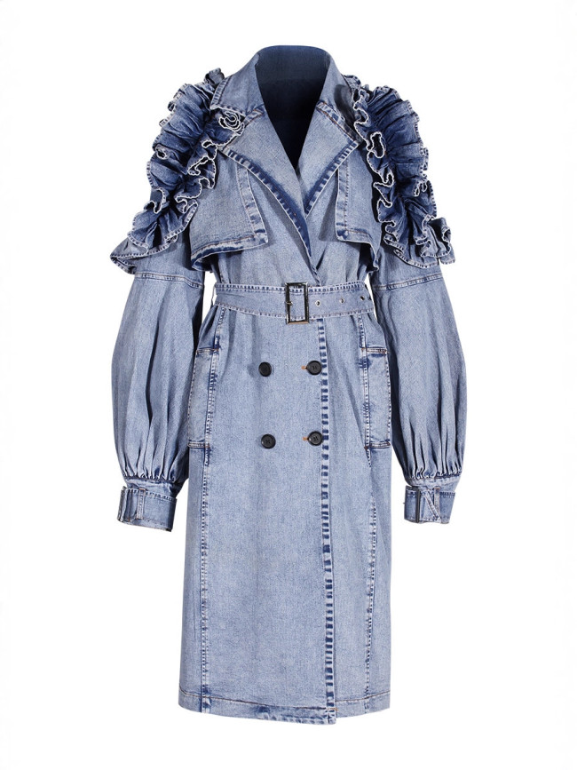 A stylish trench coat with a waist-hugging design and a denim leaf-shaped windbreaker style. DLZF9905S