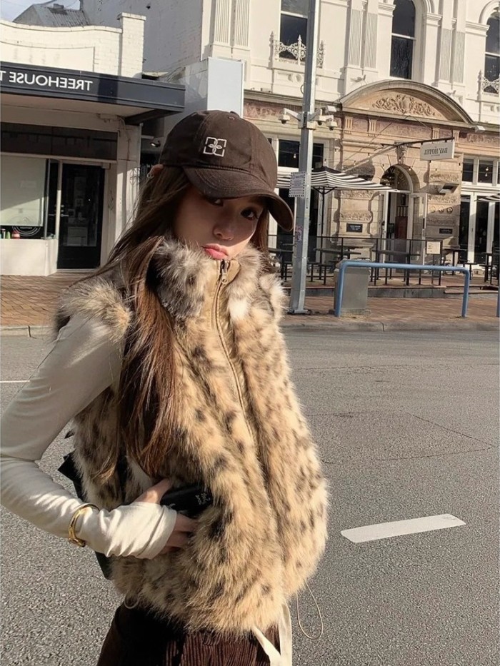 Leopard print trendy and playful gradient fur jacket, cute and sweet yet cool, suitable for autumn and winter. DLZMJ09S