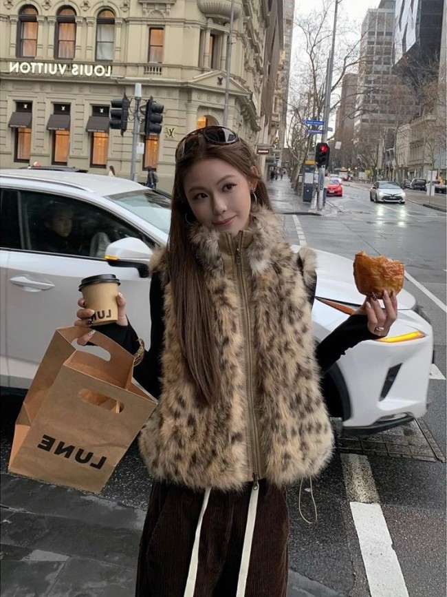 Leopard print trendy and playful gradient fur jacket, cute and sweet yet cool, suitable for autumn and winter. DLZMJ09S