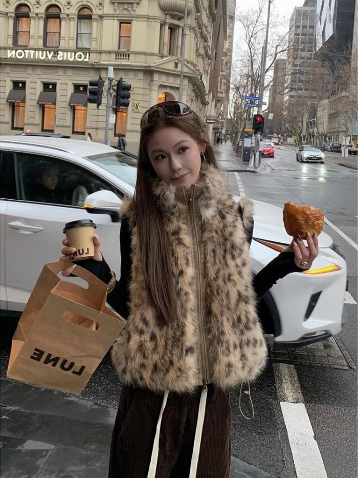Leopard print trendy and playful gradient fur jacket, cute and sweet yet cool, suitable for autumn and winter. DLZMJ09S
