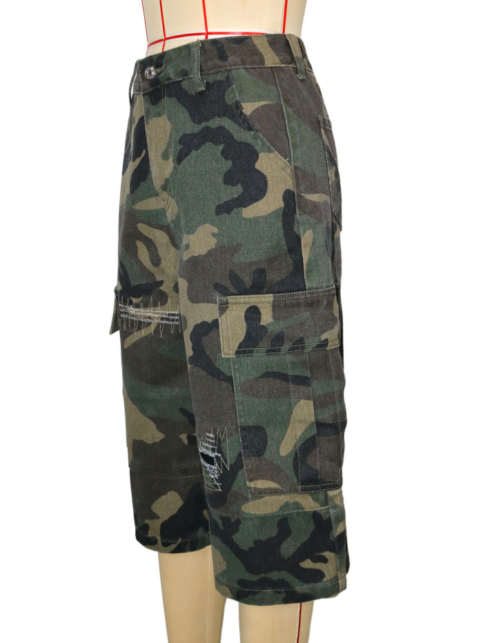 American-style  hot girl  style street camouflage workwear mid-calf pants for women - distressed and vintage wide-leg five-inch pants - super cool  DLZMC1209