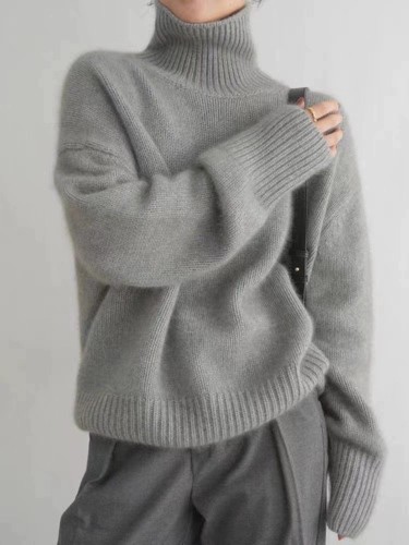 Loose and versatile knitted pullover with a laid-back style, suitable for all occasions, as a base layer for women.  DLZMY1220