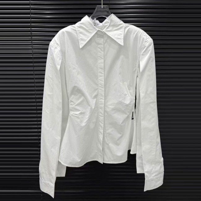 Double-sleeve design blouse - A stylish and exclusive women's garment that suits various occasions and features a fitted waist and long sleeves.   DLZCS100M