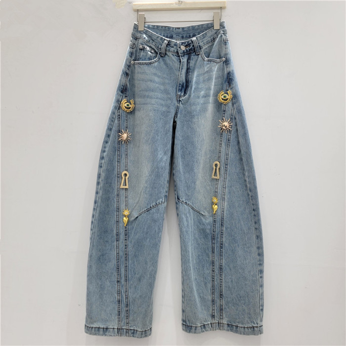Metal snap decoration mid-rise wide-leg denim pants, washed and distressed, knife-shaped long pants, casual and versatile.  DLZKZ2605