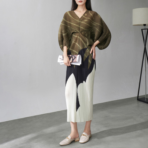 Fashion Pleated Batwing Sleeve V-neck Dress Spring Summer New Elegant Printed Waist Slimming Niche Dresses DLZ101406