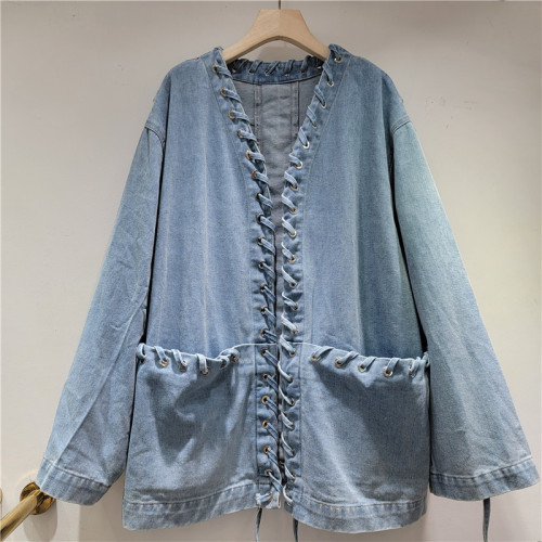 V-neck wide-padded workwear denim jacket for women, featuring a casual style, elegant and retro long-sleeved strap design  DLZWT3105