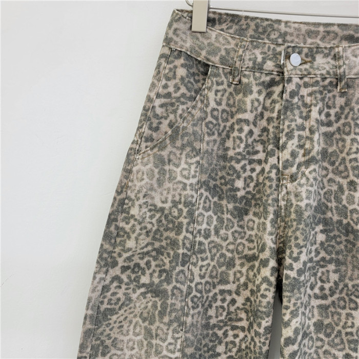 Three-dimensional stitched curved knife print pants for women with a loose silhouette, featuring a stylish and casual design.  DLZBW309