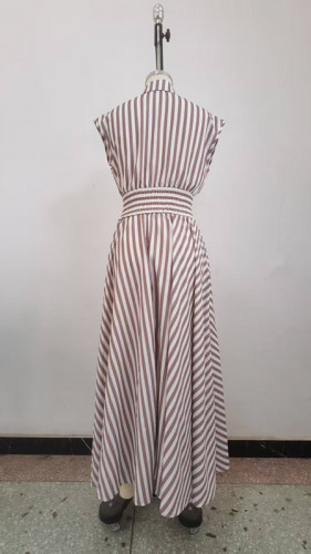Fashionable and elegant retro striped blouse with short sleeves, fitted at the waist and wide at the bottom, dress style. DLZL1841