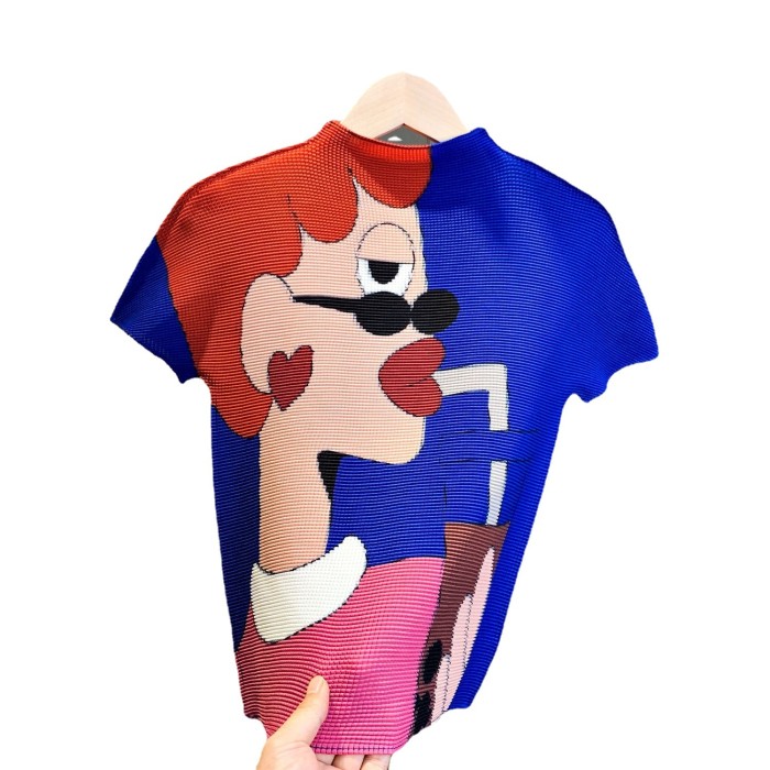 New lightweight, comfortable and cute cartoon character printed pleated short-sleeved T-shirt for formal wear  DLZRT14205