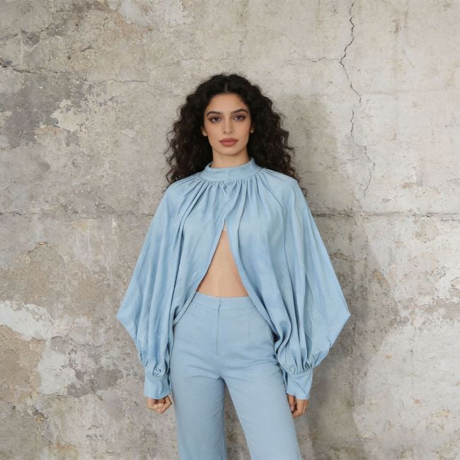 New vintage round-neck bubble sleeve loose-fitting figure-hugging pleated cape top  DLZSY15