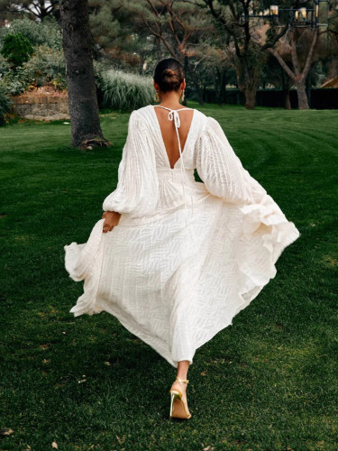 White long-sleeved oversized jacquard pleated floor-length dress with frilled sleeves  DLZQ2605800