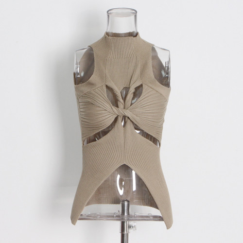 New style stand-up collar sleeveless irregularly cutout design感 knitted top  DLZM5120