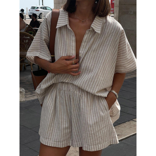 The new striped shirt and shorts set is fashionable, comfortable, casual, loose-fitting, retro and versatile.  DLZTZ26504