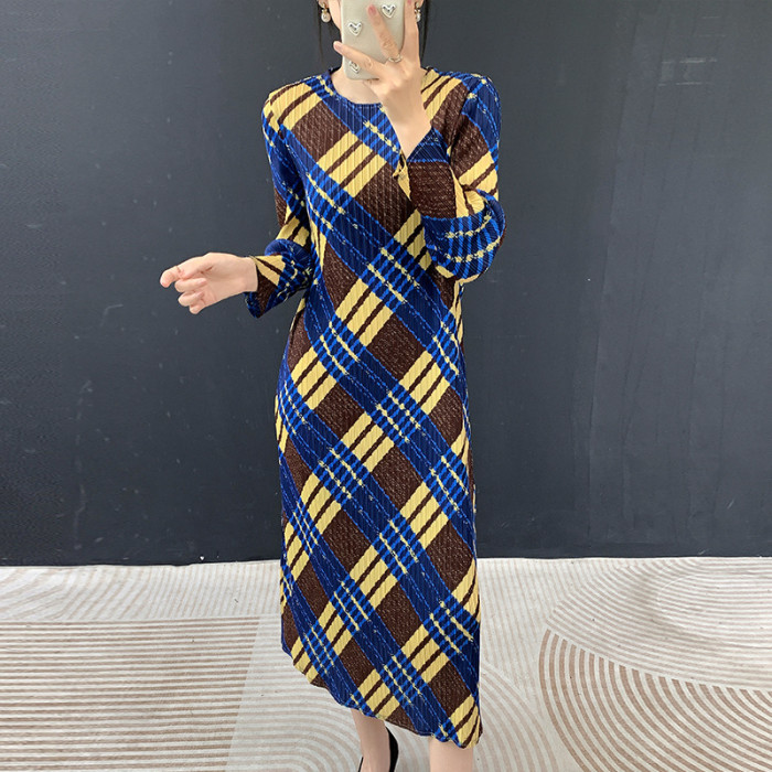 Ruffled printed round-neck long-sleeve slimming and elegant dress - slimming and stylish DLZCX160807