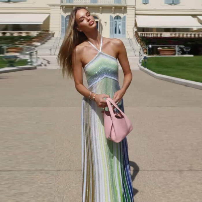 Neck-length, plunging V-neck, sleeveless, backless long dress DLZdd060