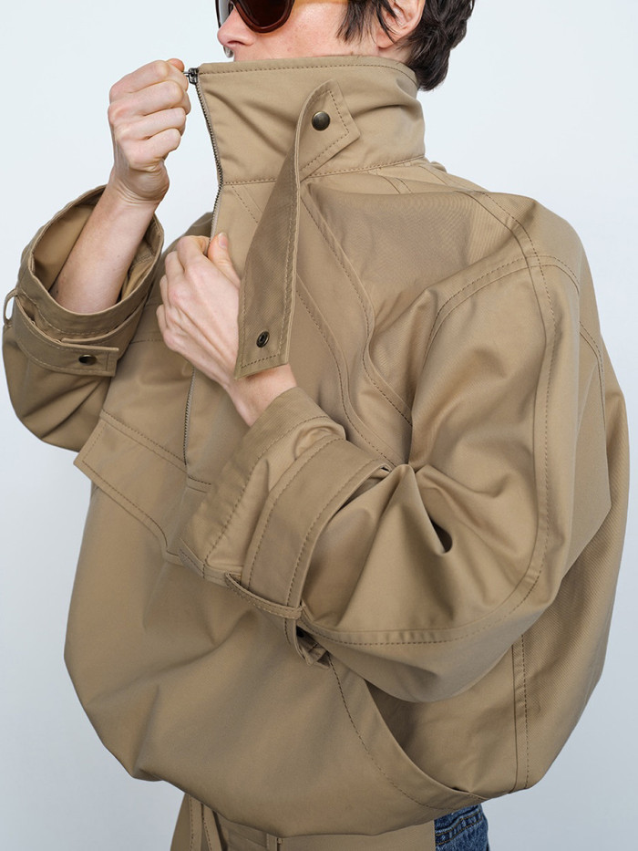 New style button-down shirt with bowknot decoration and pleated cuffs, in a loose fit. DLZjk2604