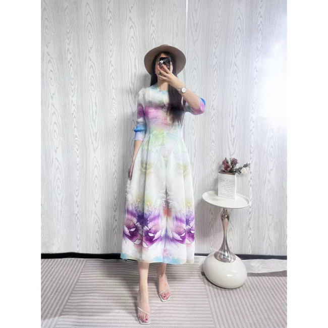 New modelNew pleated dress  DLZ06080