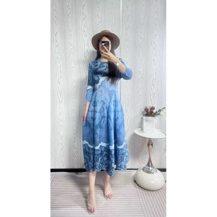 New modelNew pleated dress  DLZ06080
