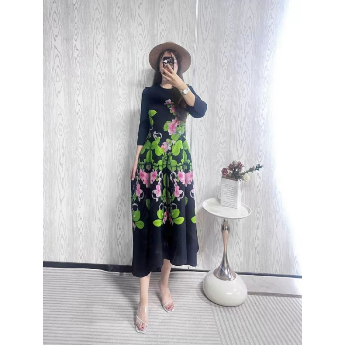 New modelNew pleated dress  DLZ06080