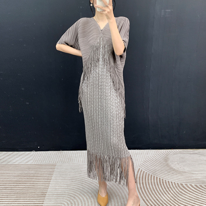New V-neck fringed long-sleeved pullover with fringed contrasting color design DLZcq6150